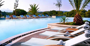 Costa Navarino Luxury Resorts, 